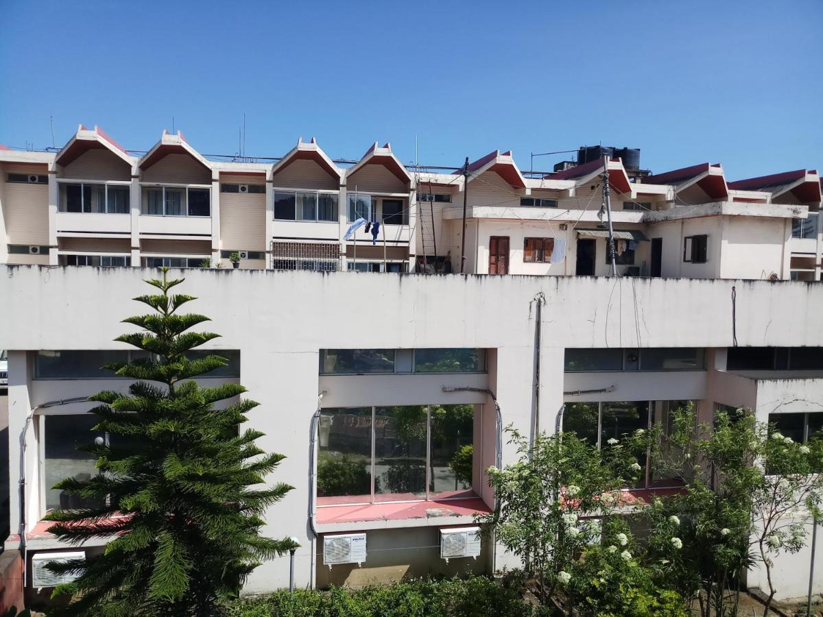 Hotel Japfu Kohima Extérieur photo