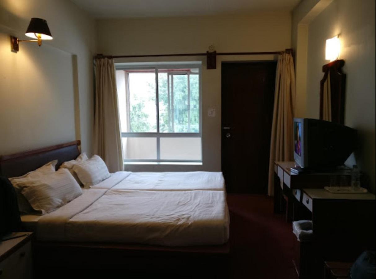 Hotel Japfu Kohima Extérieur photo