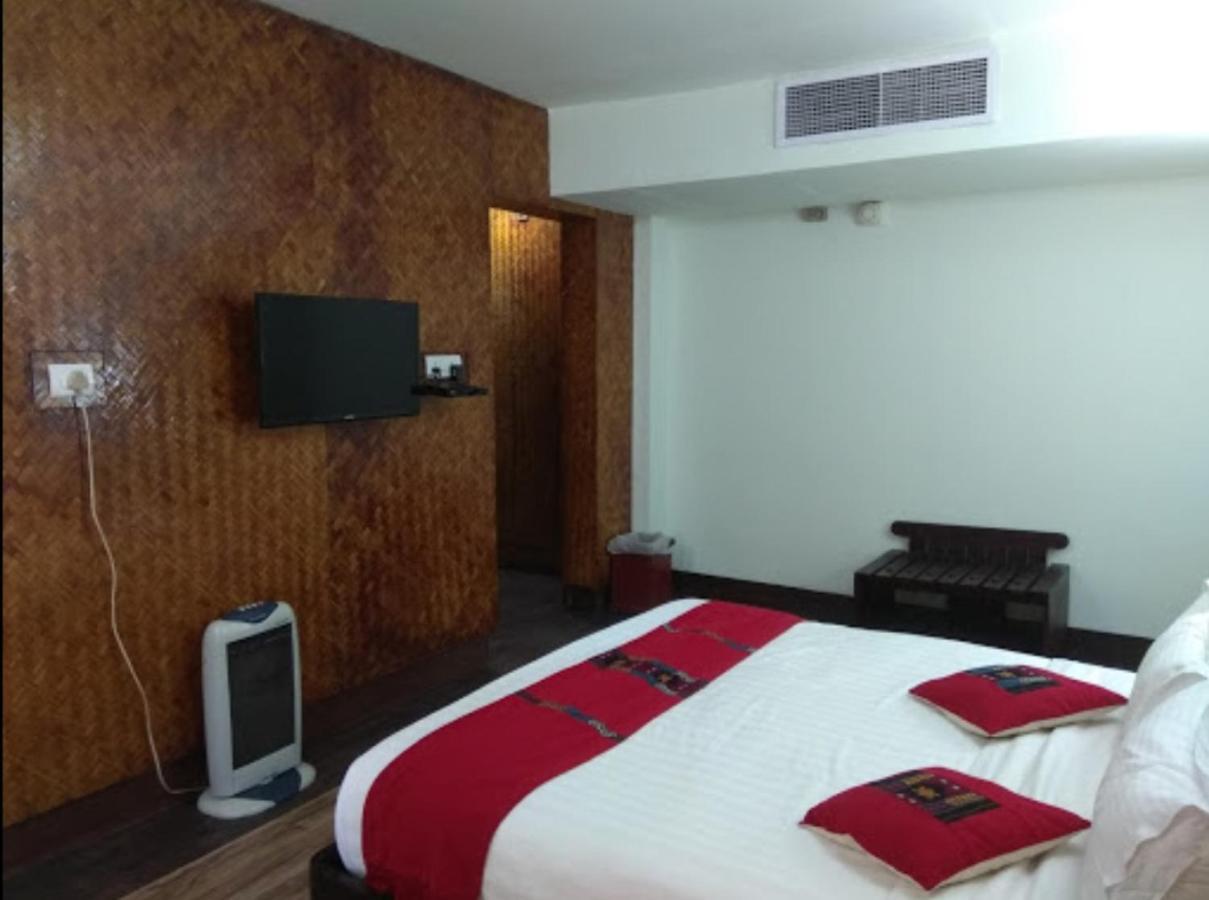 Hotel Japfu Kohima Extérieur photo
