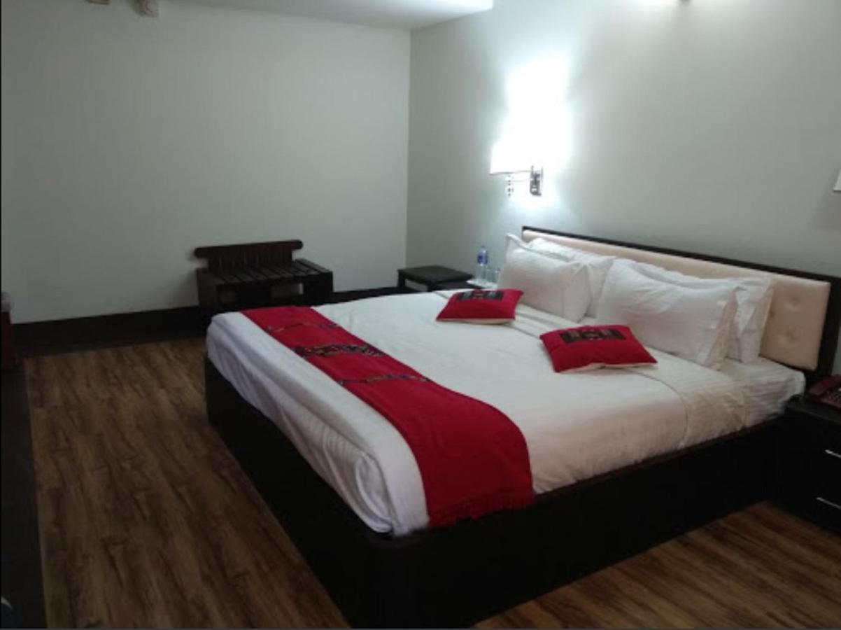 Hotel Japfu Kohima Extérieur photo
